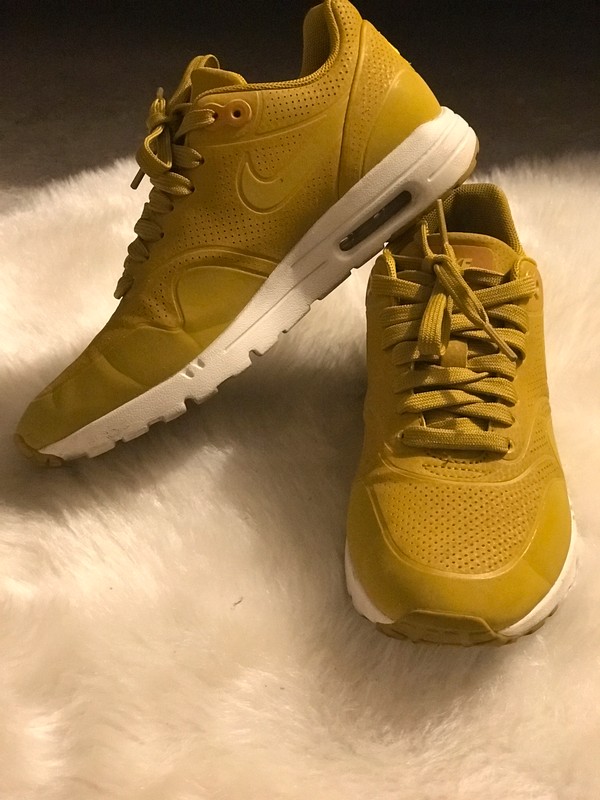 nike air max thea jaune fluo