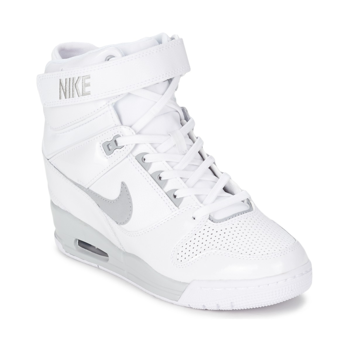 chaussure montant nike